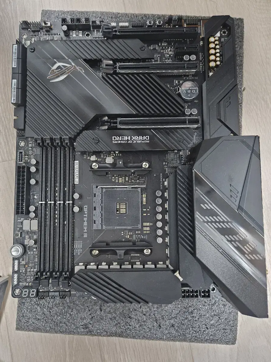 X570 ROG Crosshair VIII Dark Hero